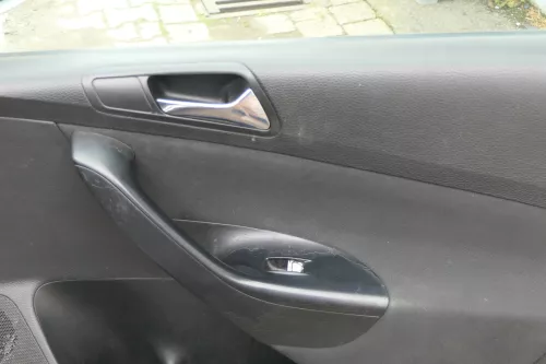 1x VW Passat 3C Variant Türverkleidung Verkleidung Tür vorne rechts schwarz (183107)