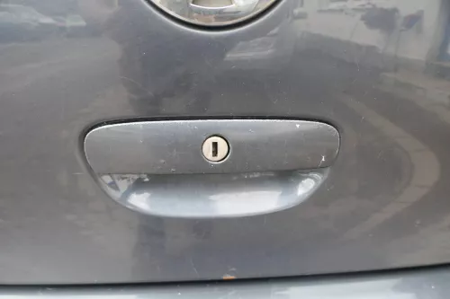 VW Polo 9N Fun Heckklappe Kofferraumklappe Klappe hinten Scheibe grau LC7V (183199)