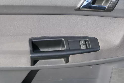 1x VW Polo 9N Türverkleidung Verkleidung Tür vorne links 2/3-Türer Griff Öffner (183244)