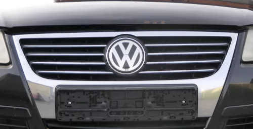 VW Passat 3C Grill Kühlergrill Kühler original Emblem Logo VW Zeichen (183345)