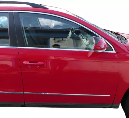 Passat 3C Kombi o. Limo Tür vorne rechts Beifahrer rot LY3D ohneAnbauteile (183381)