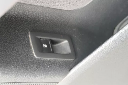 VW Golf Plus 5M 1x Türverkleidung Verkleidung Tür vorne links schwarz (183437)