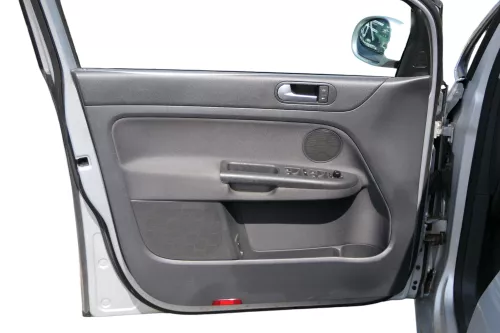 VW Golf Plus 5M 1x Türverkleidung Verkleidung Tür vorne links schwarz  (183437)