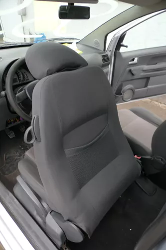 VW Fox Sitz Fahrersitz vorne links OHNEAirbag höhenverstellbar  (183549)