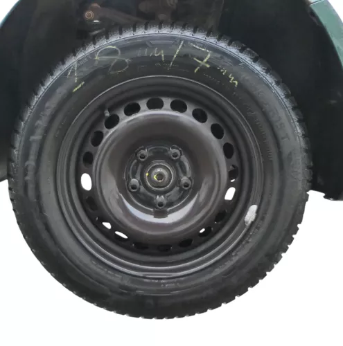 1x A4 B5 A6 4B Passat 3BG Felgen Reifen Winterreifen M+S 195/65 R15 91T 7-8mm VR (183639)