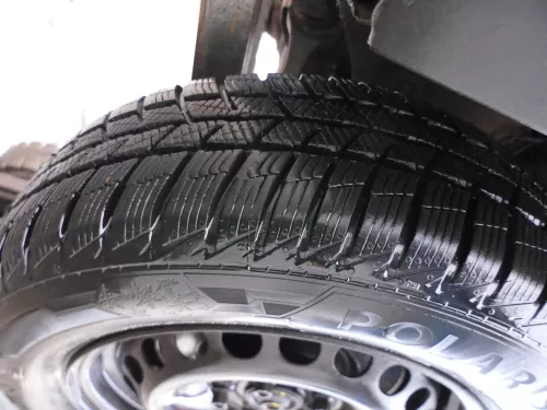 1x A4 B5 A6 4B Passat 3BG Felgen Reifen Winterreifen M+S 195/65 R15 91T 7-8mm VR (183639)