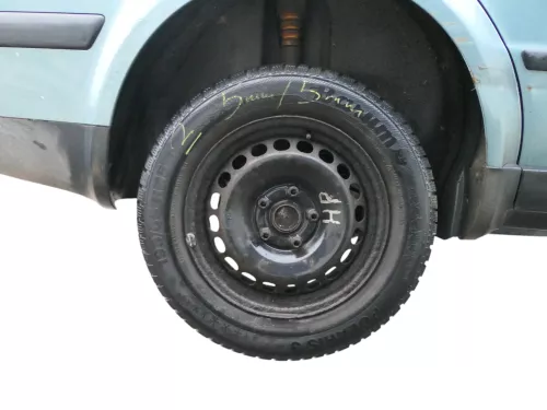 1x A4 B5 A6 4B Passat 3BG Felgen Reifen Winterreifen M+S 195/65 R15 91T 7-8mm VR (183639)