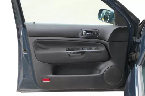 1x Golf 4 Bora Türverkleidung Verkleidung Tür vorne links 4/5-Türer schwarz (183874)
