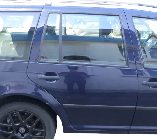 VW Golf 4 Bora Tür hinten rechts nur Kombi / Variant blau LA5G -ohne Anbautei (183896)