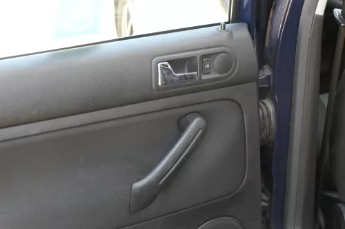 1x VW Golf 4 1J Kombi Türverkleidung Verkleidung Tür hinten links schwarz (183904)