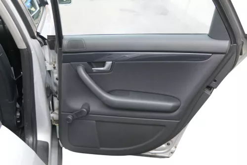 1x A4 8E B6 Türverkleidung Verkleidung Tür hinten rechts soul schwarz (184068)