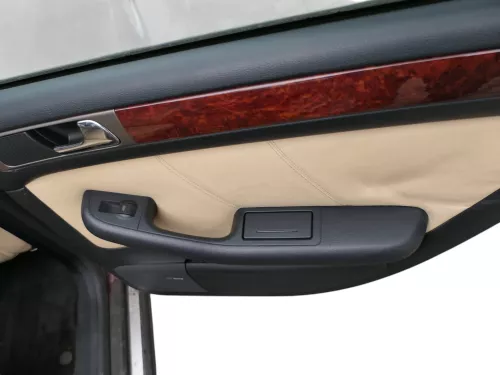 1x A6 4B Türverkleidung Verkleidung Tür hinten rechts Leder onyx / vanille Bose (184105)