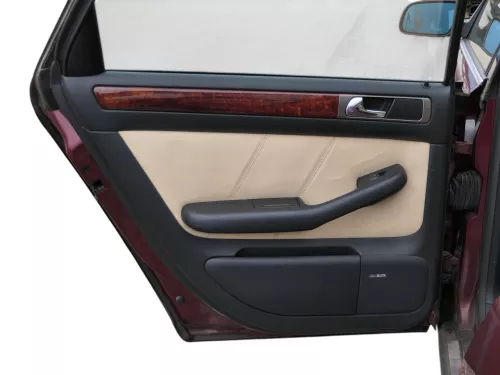 1x A6 4B Türverkleidung Verkleidung Tür hinten links Leder onyx / vanille Bose (184106)