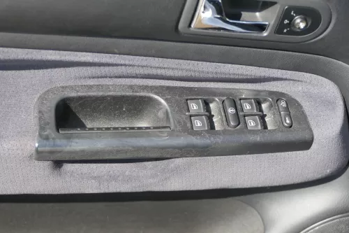 1x Golf 4 Bora Türverkleidung Verkleidung Tür vorne links 4/5-Türer schwarz Velo (184154)