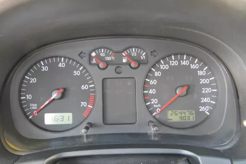 VW Golf 4 Tacho Tachometer Kombiinstrument 264.000km 1J0920802B 1,6-2,8 (184158)
