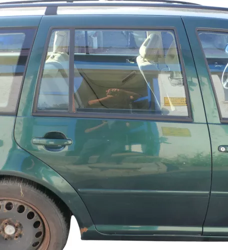VW Golf 4 Bora Tür hinten rechts nur Kombi / Variant grün LC6M -ohne Anbautei (184183)