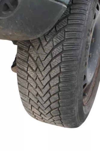 1x  Golf 4 Bora Reifen Felgen 205/55 R16 Winterreifen 7mm M+S   HR (184210)