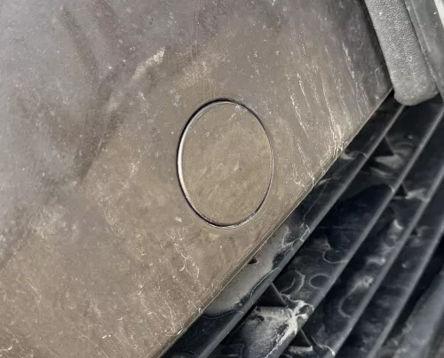 VW Golf Kombi Frontstoßstange Stoßstange Abdeckung für Abschleppöse LH8Z braun (184277)