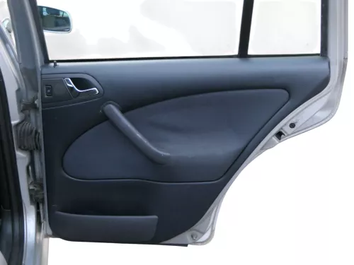 1x Octavia 1U Kombi Türverkleidung Verkleidung Tür hinten rechts (184314)