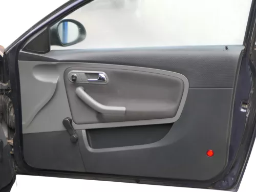 1x Seat Ibiza 6L Türverkleidung Verkleidung Tür vorne rechts 2/3-Türer Griff (184394)
