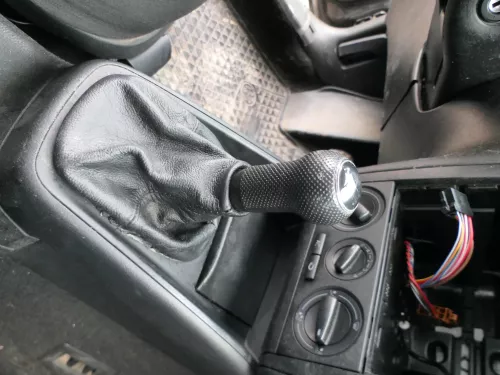 VW Golf 4 Bora Schaltknauf Schaltsack Schaltung Schaltknüppel schwarz Benziner 5 (184574)