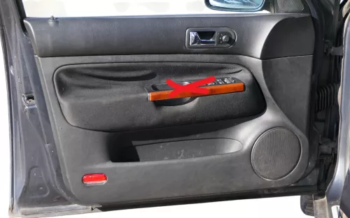 1x Golf 4 Bora Türverkleidung Verkleidung Tür vorne links 4/5-Türer schwarz (184595)