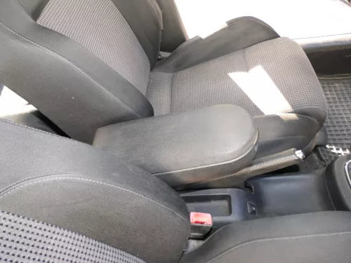 VW Golf 4 Bora Mittelarmlehne Armlehne original mitte schwarz zum nachrüsten (184608)