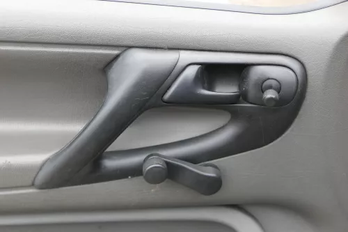 1x Polo 6N Türverkleidung Verkleidung Tür vorne links 2/3-Türer grau Griff (184679)