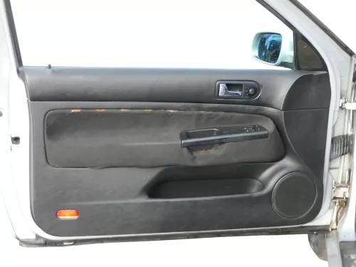 VW Golf 4 2/3-Türer Türverkleidung Verkleidung Tür vorne links schwarz