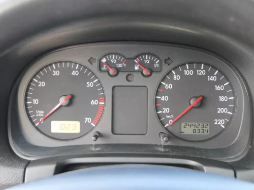 VW Golf 4 Tacho Tachometer Kombiinstrument 244.000km 1J0920806 1,4 16V 75PS 55kw (184703)