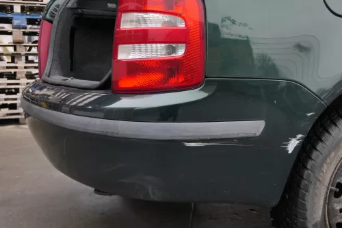 Skoda Fabia 6Y Kombi Stufenhec Stoßstange hinten Heckstoßstange grün LF8C (184745)