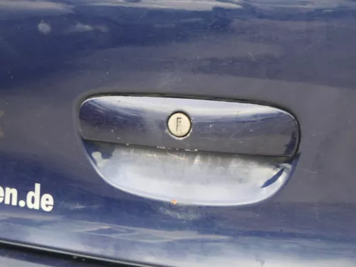 VW Polo 9N 9N3 Griff Heckkklappe Heckklappengriff blau LB5N