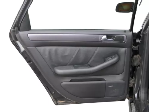 1x A6 4B Türverkleidung Verkleidung Tür hinten links Leder schwarz soul Bose (184980)