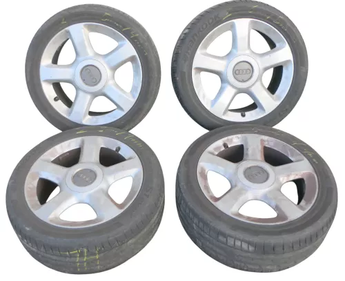 4x Audi A4 A6 Alufelge original 4B0601025AB ET45 235/45 ZR17 Reifen 3-5mm Sommer (185019)