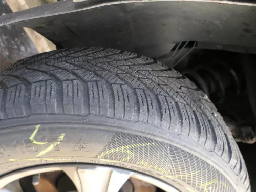 VW Golf A3 Alufelgen Winterreifen Reifen 195/65 R15 91T KBA 49163 # 5-8mm ML536L (185074)