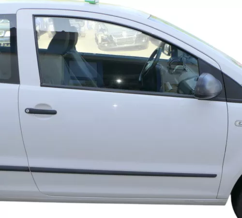VW Fox 5Z Tür vorne rechts Beifahrertür rechts weiß LB9A - ohne Anbauteile (185238)