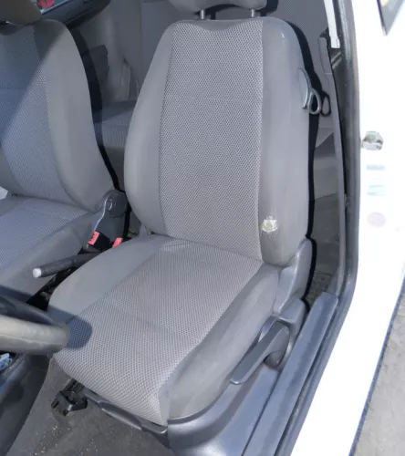 VW Fox Sitz Fahrersitz vorne links OHNEAirbag höhenverstellbar 