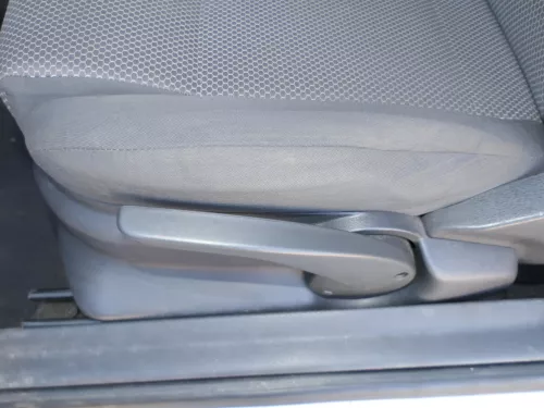 VW Fox Sitz Fahrersitz vorne links OHNEAirbag höhenverstellbar (185241)