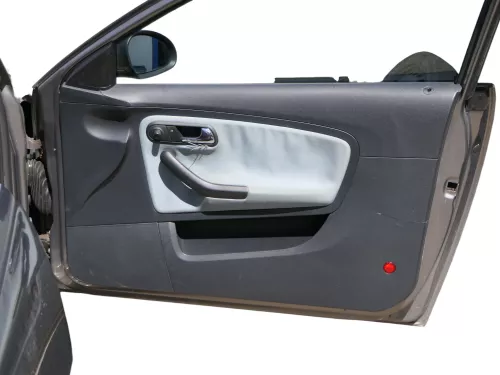 1x Seat Ibiza 6L Türverkleidung Verkleidung Tür vorne rechts 2/3-Türer Griff (185268)
