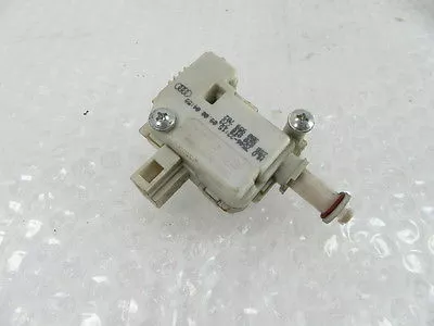 VW Passat 3B Stellmotor Tankklappe Zentralverriegelung Tankdeckel Tank Golf 4 A2 (262191318561)