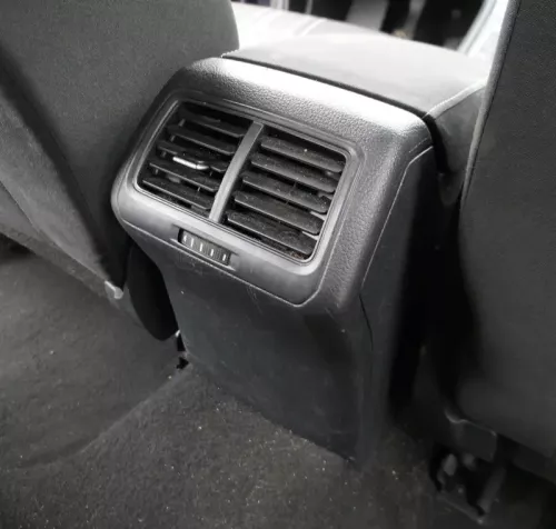 VW Golf 7 5G Mittelarmlehne Armlehne original mitte schwarz 82V (150074)