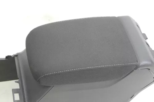 VW Golf 7 5G Mittelarmlehne Armlehne original mitte schwarz 82V (150074)