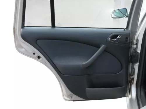 1x Octavia 1U Kombi Türverkleidung Verkleidung Tür hinten links  (184315)