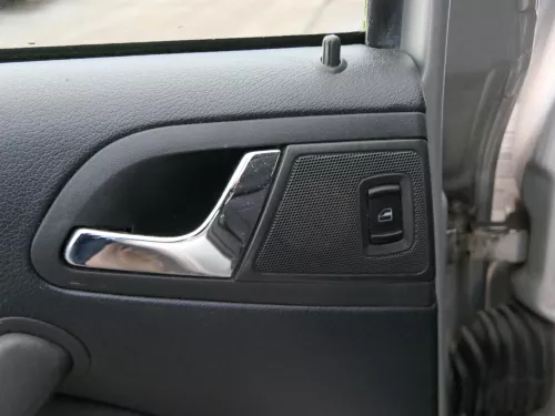 1x Octavia 1U Kombi Türverkleidung Verkleidung Tür hinten links  (184315)