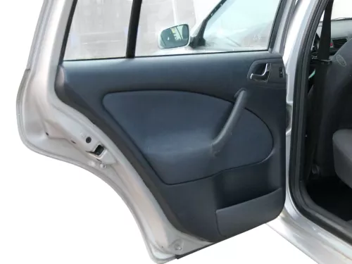 1x Octavia 1U Kombi Türverkleidung Verkleidung Tür hinten links  (184315)
