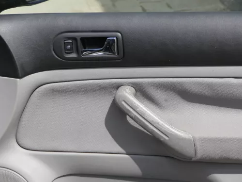 VW Golf 4 2/3-Türer Türverkleidung Verkleidung Tür vorne rechts - grau (185736)