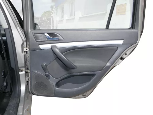1x Octavia 1Z Kombi Türverkleidung Verkleidung Tür hinten rechts schwarz onyx
