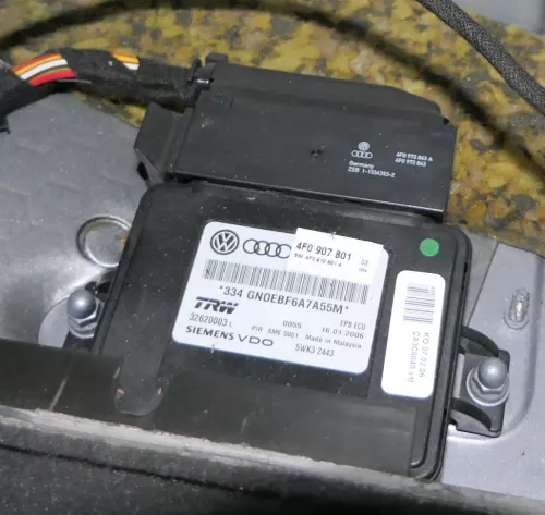 Audi A6 4F Steuergerät 4F0907801 C / D Bremse Feststellbremse Handbremse (110711)