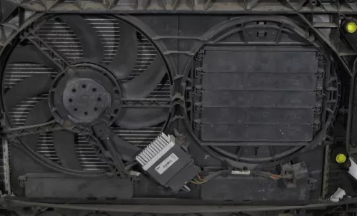 Audi A4 8K Lüfterzarge Lüfter Kühlerlüfter Klimaanlage 8K0121207B + Steuergerät (150058)