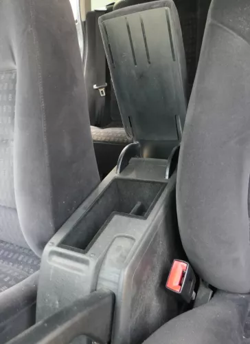 VW Passat 3BG Mittelarmlehne Armlehne Fach Lehne Mittelkonsole schwarz Velour (185621)